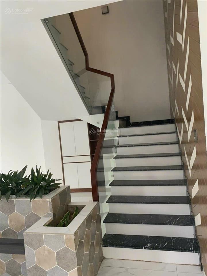 Nhà siêu đẹp thoáng mát cho thu nhập cao đường bưng ông thoàn.