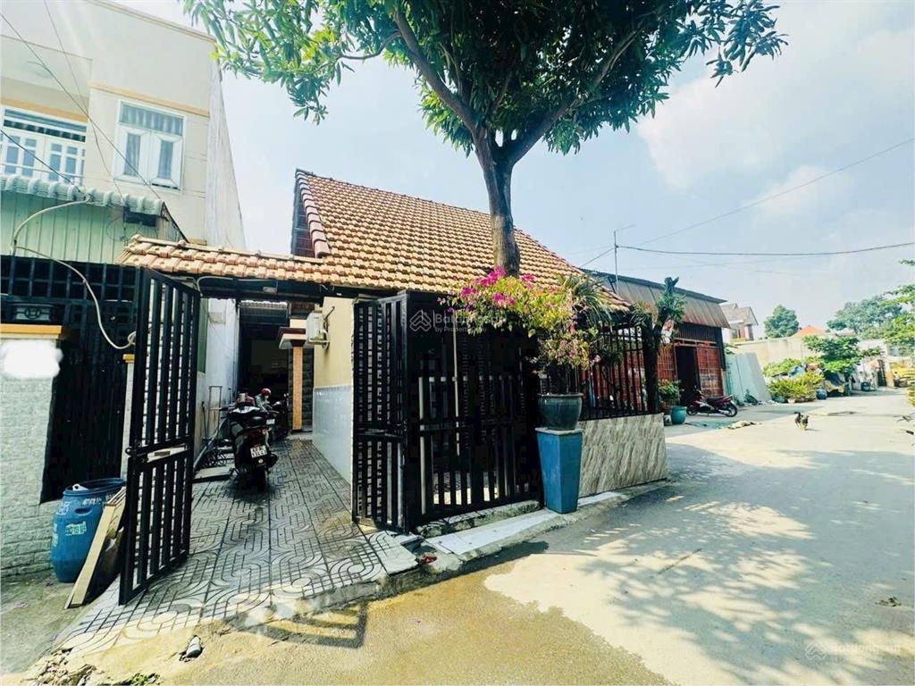 Bán nr tại võ văn hát, 7,9 tỷ, 130m2, 3pn, 2wc, chính chủ siêu hot