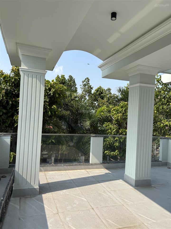 Bán nr tại bưng ông thoàn, 14 tỷ, 150m2, 8pn, 8wc, 3 tầng đẹp xuất sắc