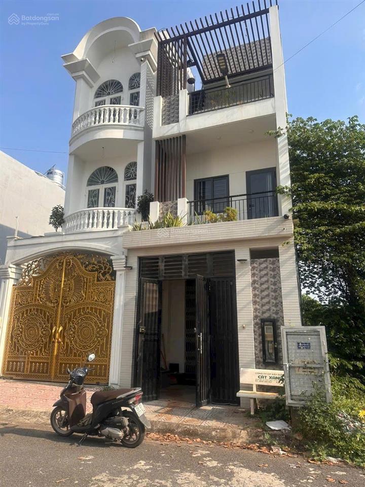 Nhà đẹp nguyên căn hẻm 68 bưng ông thoàn quận 9 cho thuê giá rẻ vị trí đẹp sát quận 2