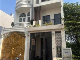Nhà đẹp nguyên căn hẻm 68 bưng ông thoàn quận 9 cho thuê giá rẻ vị trí đẹp sát quận 2
