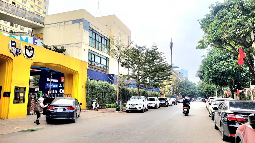 Liền kề văn khê chỉ 17 tỷ nhà đẹp ở ngay vỉa hè kép dt 66m  5tầng 0962 797 ***