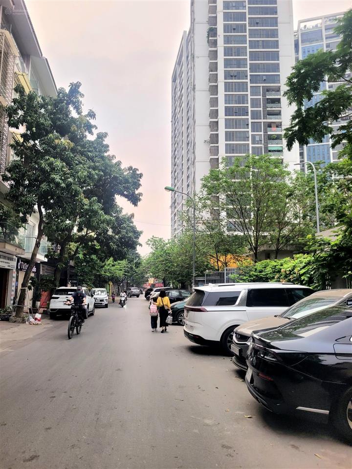 Khách sạn 7 tầng  doanh thu 300tr/tháng việt kiều châu âu  34.9 tỷ có thương lượng! 0962 797 ***