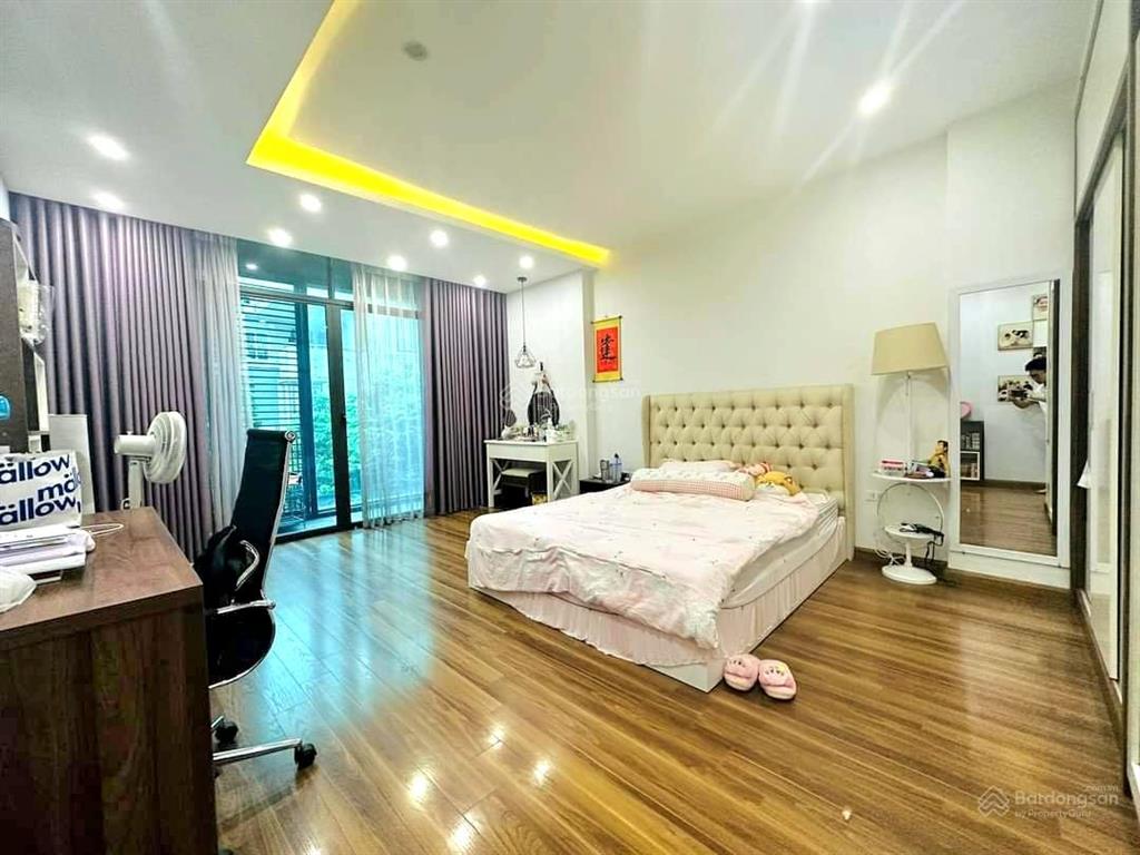 Cần bán gấp liền kề kđt văn khê2thoáng thang máy  kinh doanh 83m 5tầng  20.7tỷ 0962 797 ***.