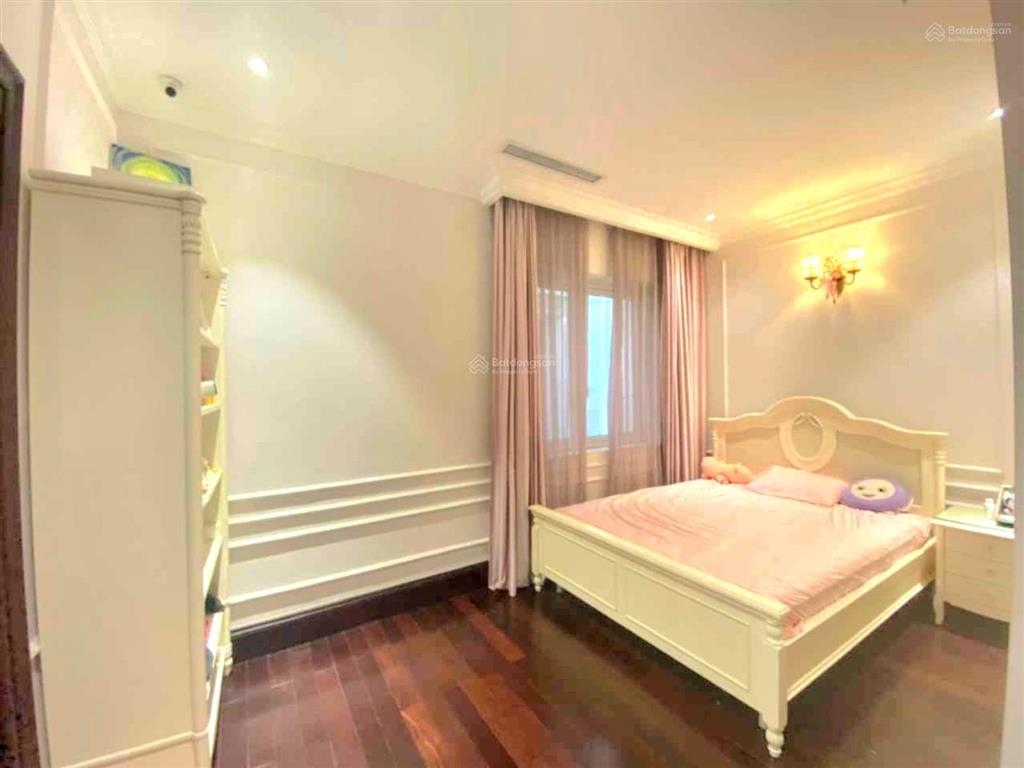 Biệt thự kđt việt kiều châu âu gần công viên 3thoáng kinh doanh 135mchỉ 40.2tỷ. 0962 797 ***