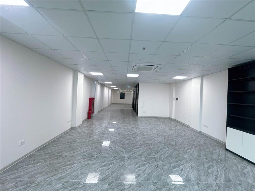 Cần bán tòa nhà văn phòng trung tâm hà đông, 9tầng thang máy  dòng tiền hơn 2tỷ/năm 0962 797 ***