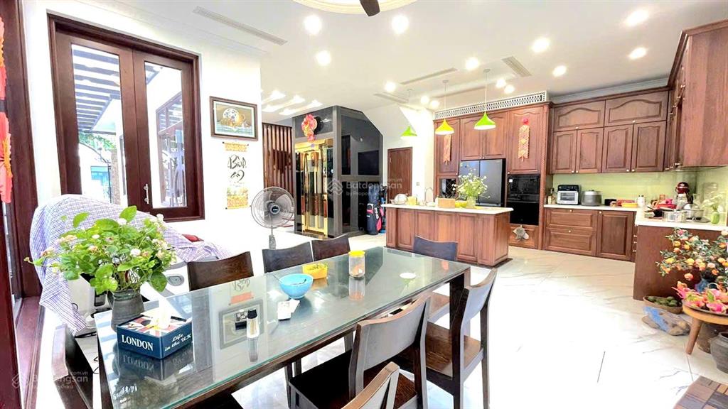 Bán gấp biệt thự trung tâm dương nộithang máy nhập  dt 180m  chỉ 42.9 tỷ  0962 797 ***