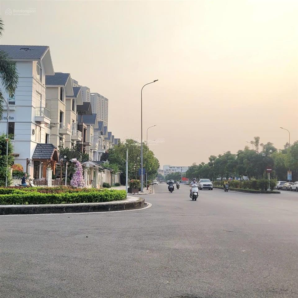Bán biệt thự an khang dương nội, mặt đường 30m, 225m, 5 tầng, mặt tiền 9m, giá 63 tỷ 0962 797 ***