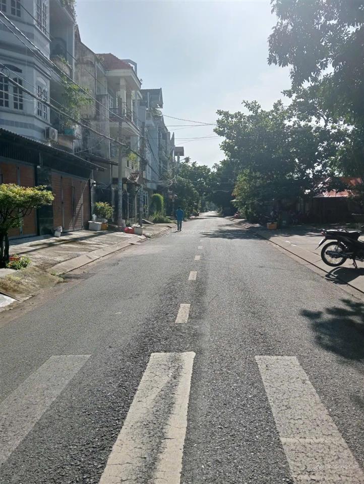 Bán nhà 6x16m, 2 lầu sân thượng, ngay kdc bình hưng, ngay bến xe q8