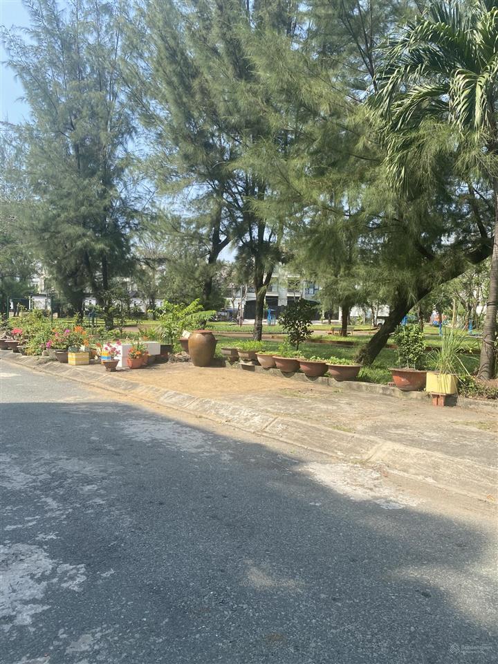 Bán lô đất biệt thự, 7x19.5m, ngay công viên, kdc phong phú 5 ( nay là xã bình hưng )