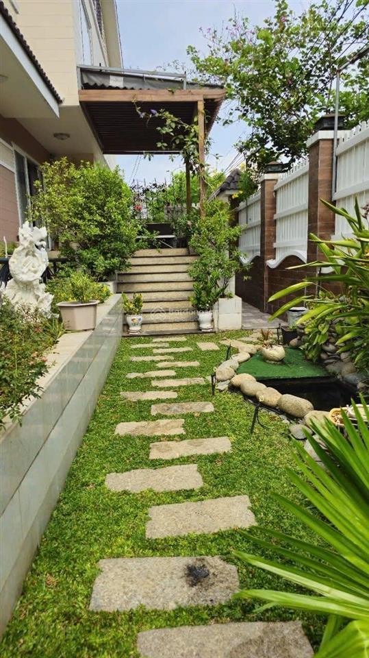 Bán biệt thự góc 2mt, dt 17x22m, 1 lầu áp ngói,33 dg 135f phước long a thủ đức ( q9 cũ )