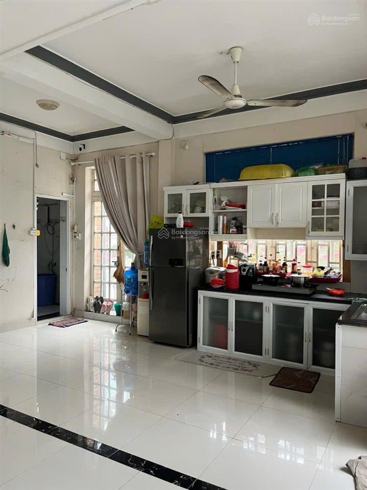 Bán nhà góc 2mt kdc bình hưng, ngay bến xe q8, dt 6x11m, 3.5 tấm