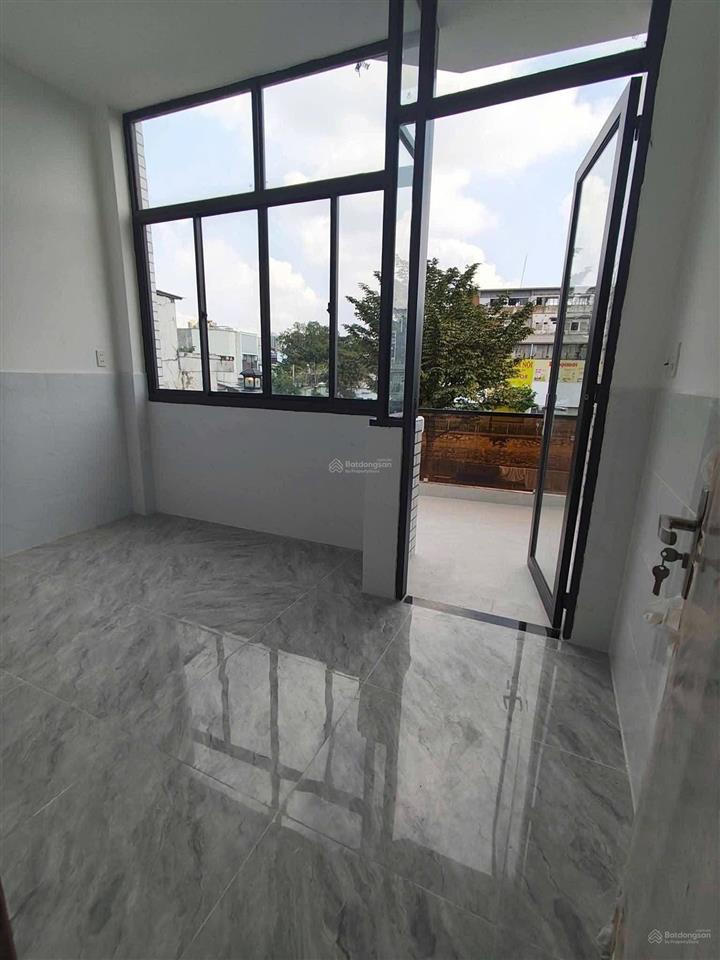 Bán nhà mặt tiền đường ụ cây p10 q8, dt 3.9x9m, 2 lầu nhà mới