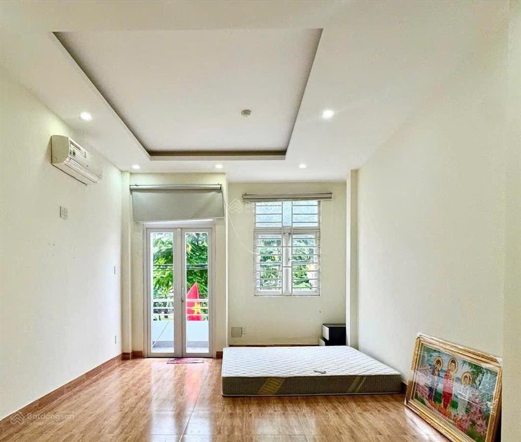 Bán nhà mt đường 320 bông sao p5 q8, đối diện công viên, dt 4x16m, 3.5 tấm