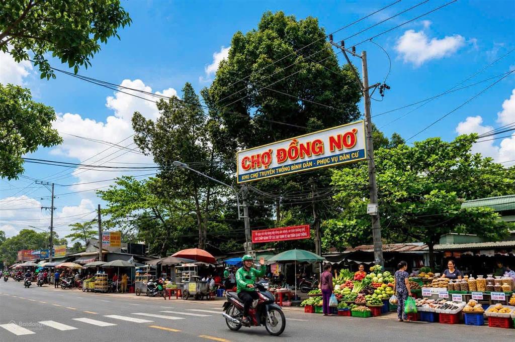 Tiếc đứt ruột  vợ chồng anh trai về quê bán gấp lô đất đẹp giá chỉ 2xx tri