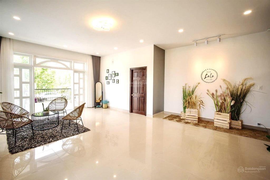 Villa góc 2 mặt tiền  ngay đại học đà lạt  cách hồ 5 phút lái xe