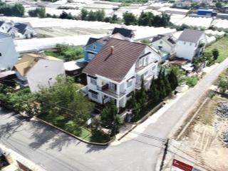 Villa góc 2 mặt tiền  ngay đại học đà lạt  cách hồ 5 phút lái xe