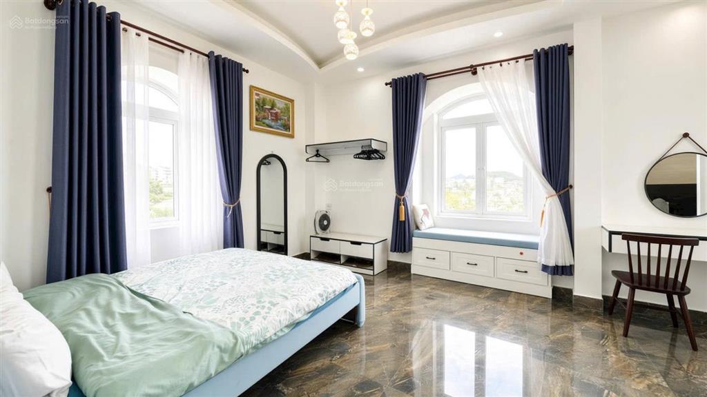 Villa mặt tiền triệu việt vương đang kinh doanh quá tốt  kẹt vốn nên bán gấp