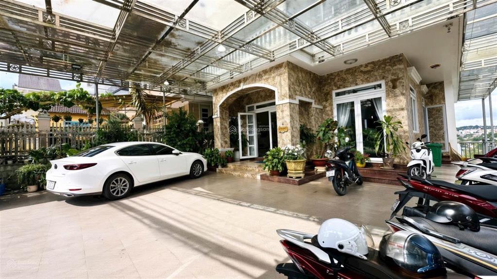 Villa mặt tiền triệu việt vương đang kinh doanh quá tốt  kẹt vốn nên bán gấp