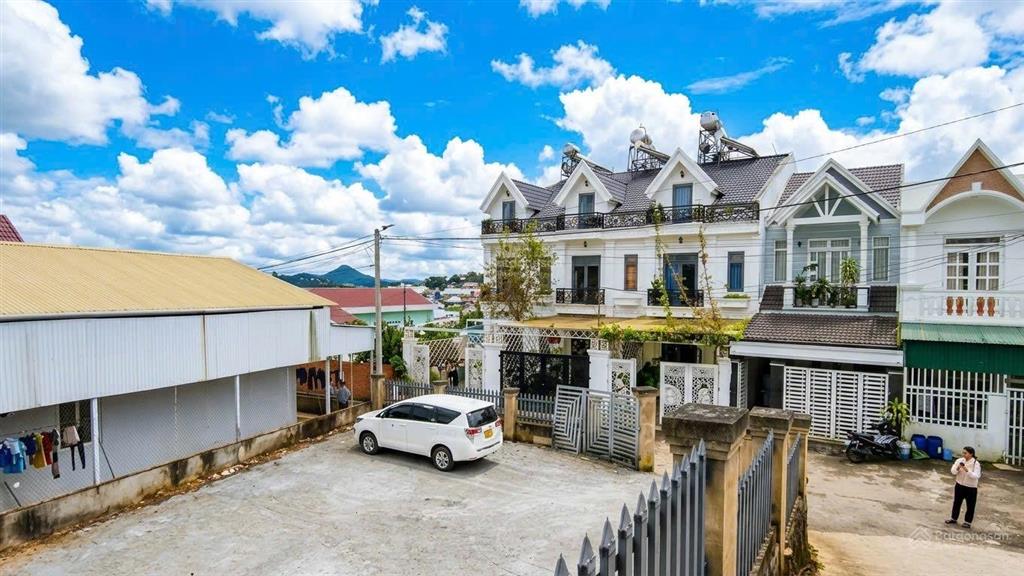 Giảm sâu còn 6.5 tỷ  đất 200m2  2 mặt tiền đường bạch đằng đà lạt