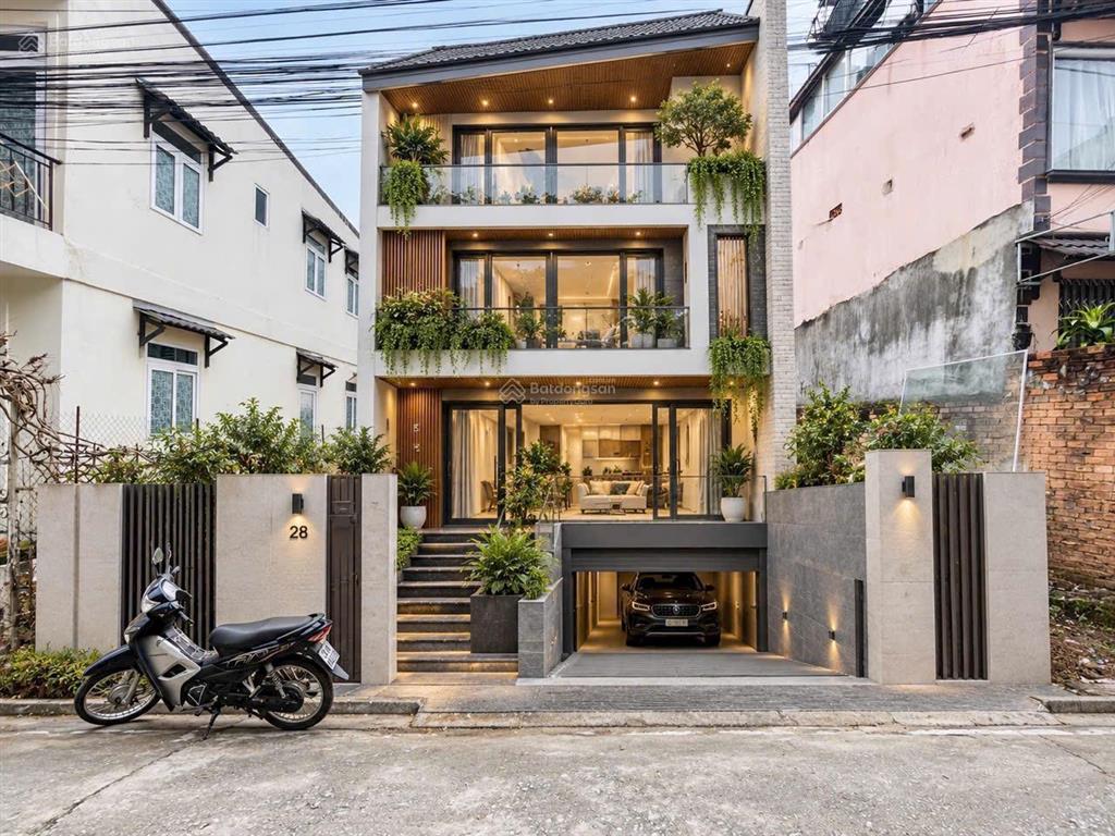 Giảm còn 5.6 tỷ đất ngay mai hắc đế trung tâm đà lạt  đường ô tô 6m