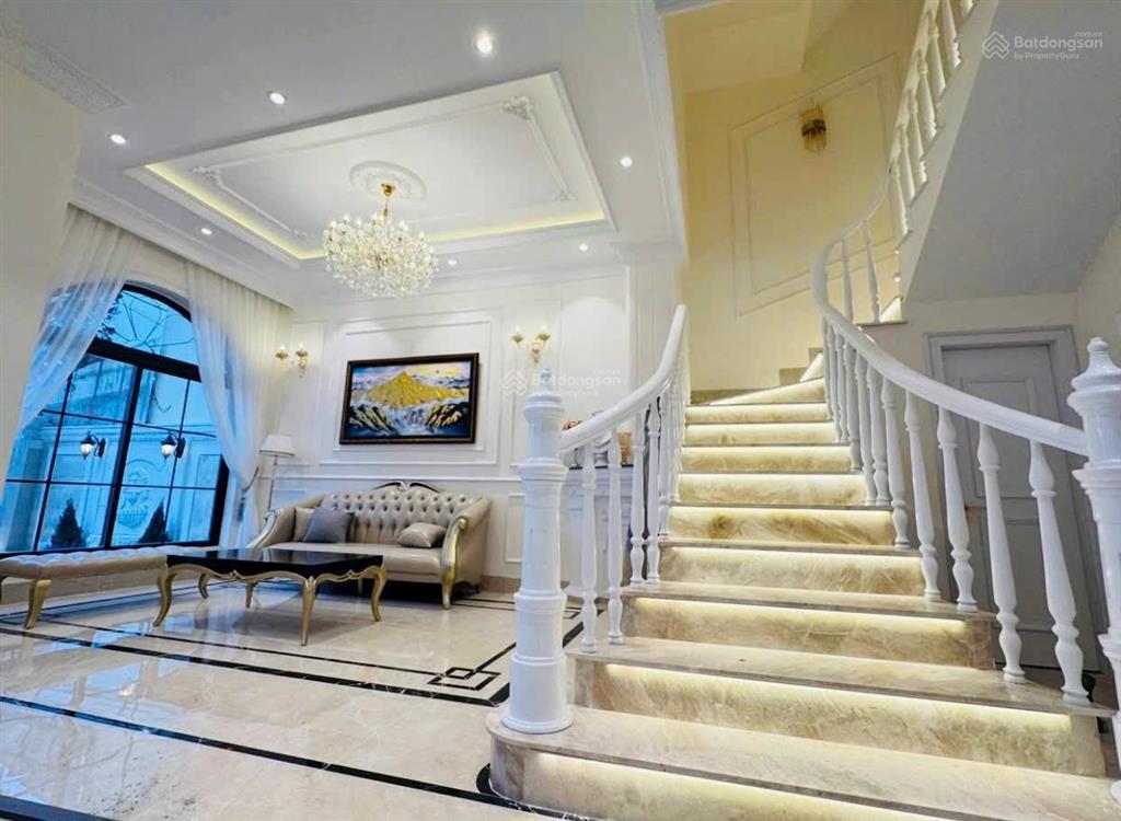 Villa kiểu pháp mặt tiền quá đẹp  ngay phố có thể ở hoặc kinh doanh