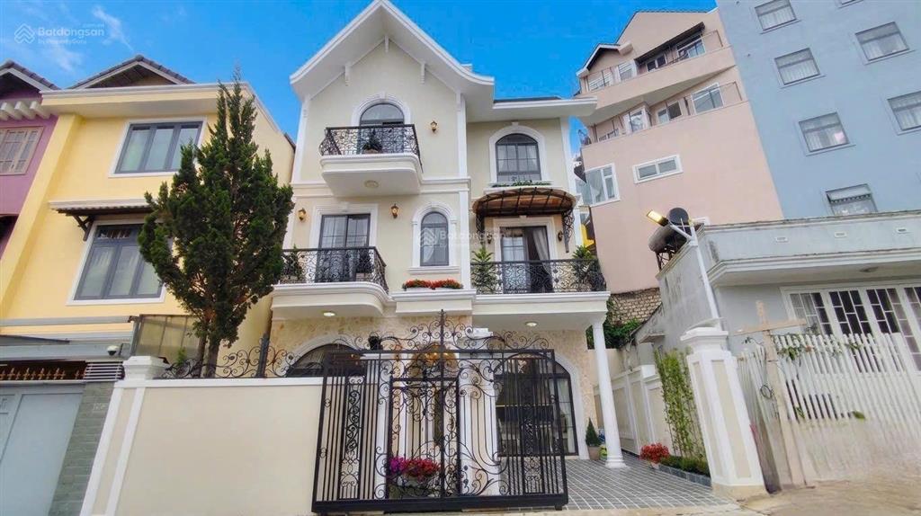 Villa kiểu pháp mặt tiền quá đẹp  ngay phố có thể ở hoặc kinh doanh