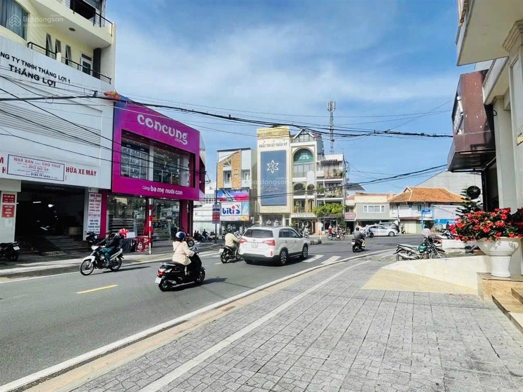 Nhà 2 mặt hai bà trưng tiền lõi trung tâm  cách hồ xuân hương chỉ 500m  khu sầm uất nhất đà lạt
