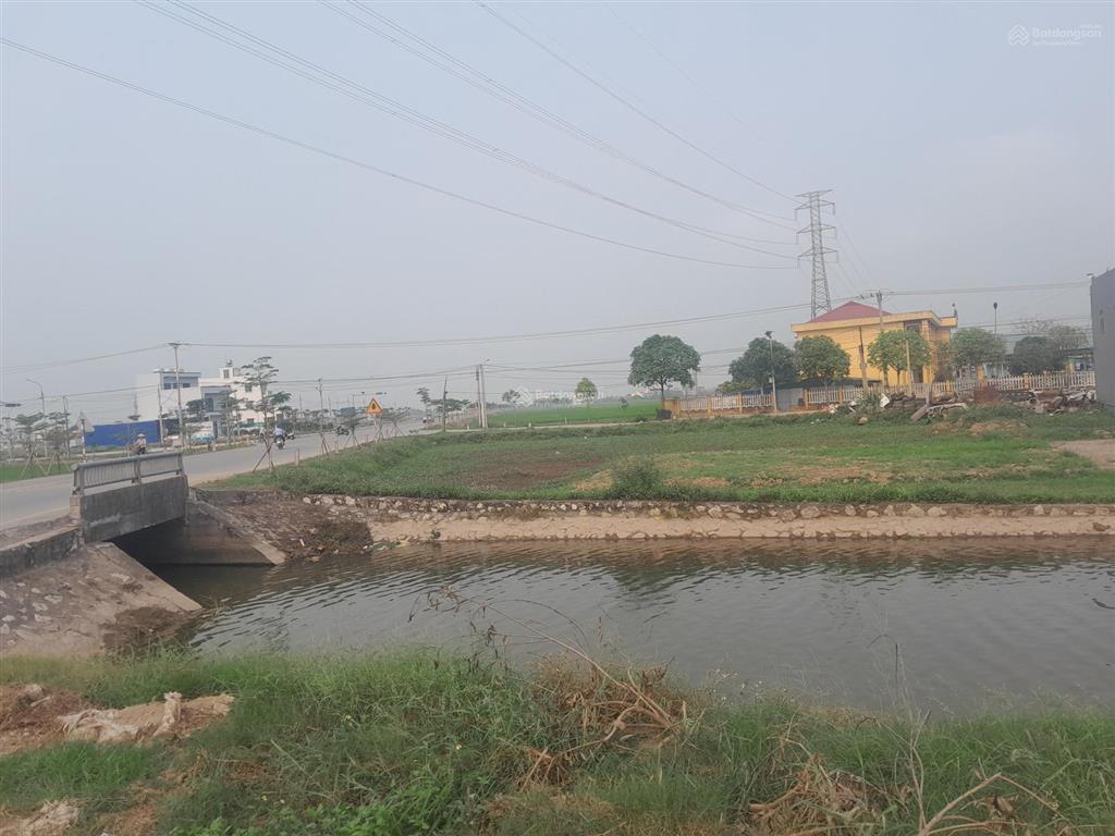 Tôi đang cần tiền bán gấp mảnh đất có diện tích 395m2