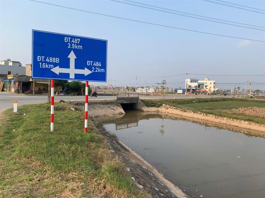 Tôi đang cần tiền bán gấp mảnh đất có diện tích 395m2