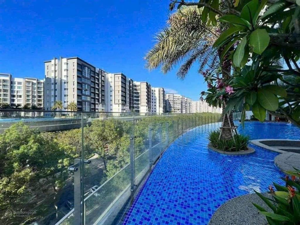 Bán căn hộ 92m2, 7ty3 bao gồm ô đậu xe, diamond alnata celadon city tân phú