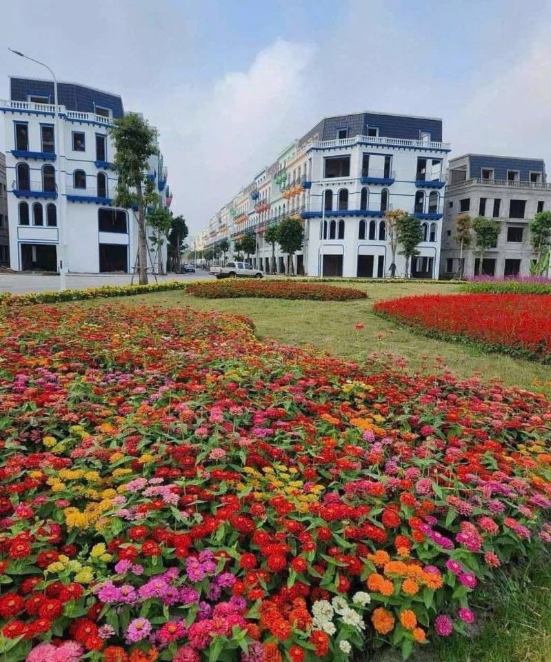 Chính chủ bán gấp nhà Liền Kề KĐT VCI SkyGarden Khai Quang DT75m xây 4,5 Tầng Hiện Đại mt5m 4,15 tỷ 0988296228