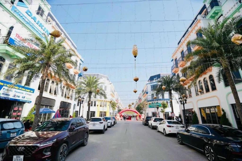 Chính chủ bán gấp nhà Liền Kề KĐT VCI SkyGarden Khai Quang DT75m xây 4,5 Tầng Hiện Đại mt5m 4,15 tỷ 0988296228