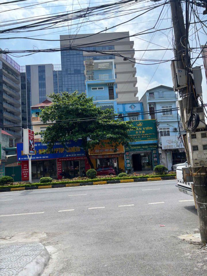 Bán lô đất đẹp Trần Phú, Liên Bảo đối diện bệnh viện đa khoa tỉnh DT 61m MT 10m giá 2,55ty 0988296228