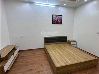 Tôi chính chủ bán căn nhà ngõ trần khát chân đầy đủ. nội thất chỉ việc vào ở sát mặt phố
