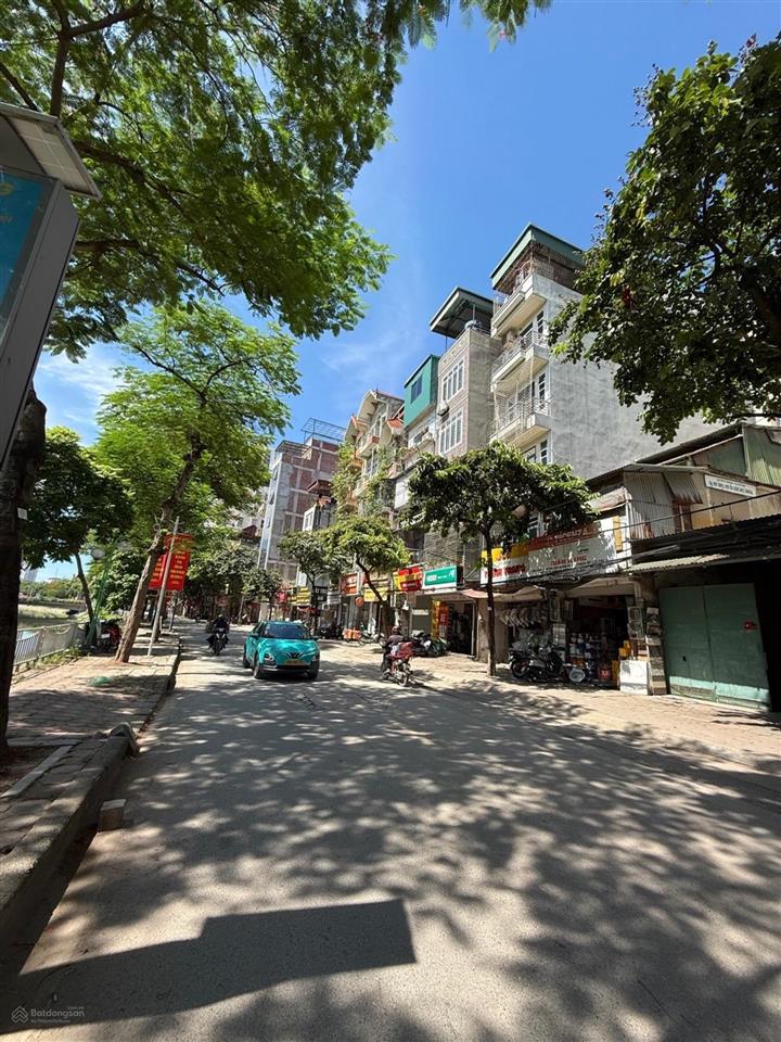 Mặt phố  trung tâm  hình thửa đẹp  giá đầu tư  kinh doanh đa dạng.