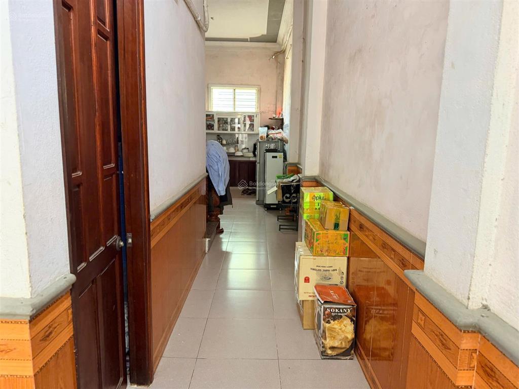 Chào bán nhà 2 tầng 4 p ngủ có p ngủ dưới , 1 p thờ . chơn tâm 10