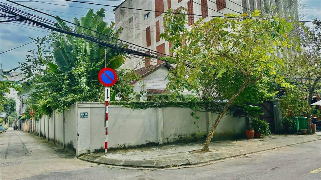 Lô góc chế lan viên. cách biển mỹ khê 2 phút di chuyển. diện tích 322m2. giá 60 tỷ