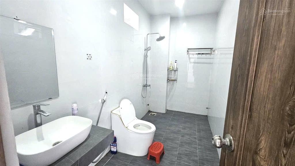 Bán nhà 2 tầng dt 117m2 kiệt ô tô vô tới nơi sạch đẹp đường cách mạng tháng 8  cẩm lệ