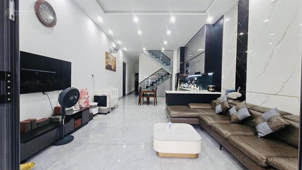 Bán nhà 2 tầng dt 117m2 kiệt ô tô vô tới nơi sạch đẹp đường cách mạng tháng 8  cẩm lệ