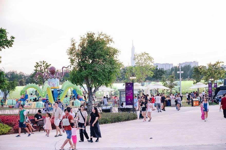 Kẹt tiền bán lỗ masteri grand view  2pn 2wc  80m2  giá 9. x tỷ