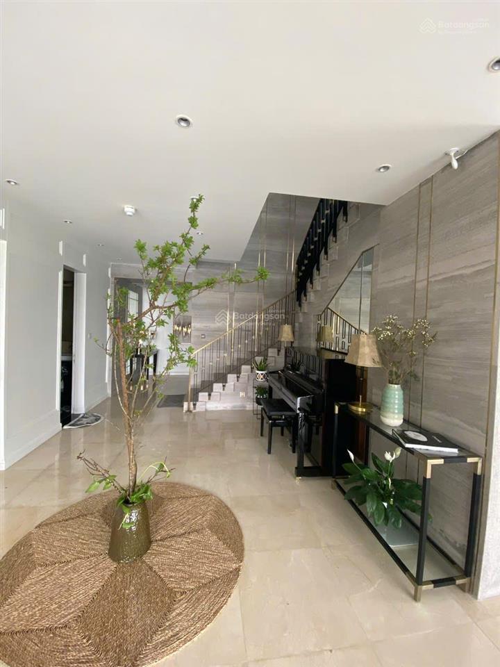 Penthouse đảo kim cương  tổng 600m2  hồ bơi sân vườn  đã có sổ hồng