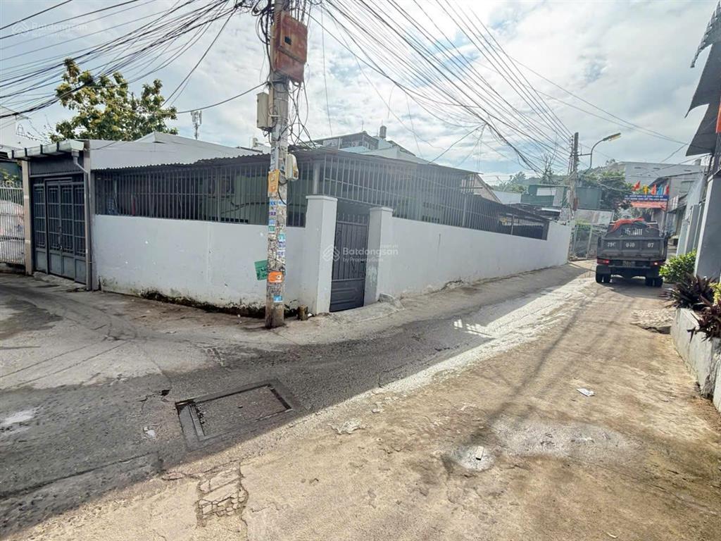 Bán lô góc tặng nhà cấp 4 giá rẻ hẻm ô tô nguyễn khuyến, 87m2, nở hậu, gần biển, giá 2tỷ850tr