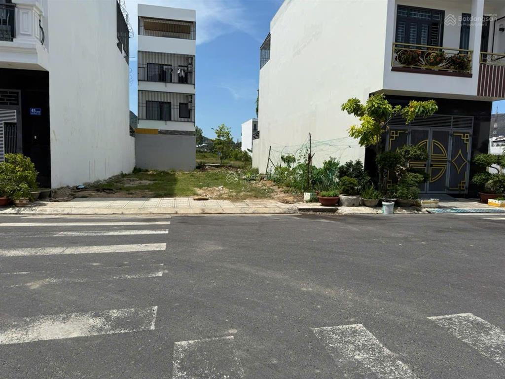 Bán lô đất đẹp đường a4 đối diện công viên cây xanh kđt nam vĩnh hải 100m2, gần biển, giá 4 tỷ