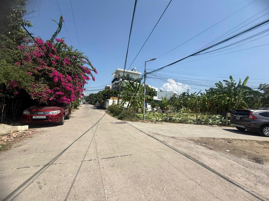 Bán nhanh lô đất ngay cạnh kđt mỹ gia gói 8 dt 84m2 full thổ cư, đường oto 4m, kdc đông đúc, 2,65tỷ