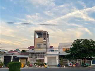 Bán nhanh căn nhà mặt tiền phạm văn đồng dt 77,7m2 view trực diện biển, có hđ thuê, giá 6 tỷ có tl
