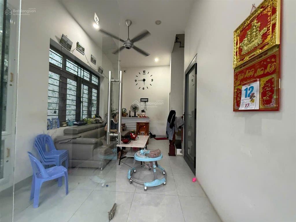 Bán nhà căn góc 3 tầng ngay siêu thị go dt 53,7m2, đường 3m, tiện ích xung quanh đầy đủ, giá 3 tỷ