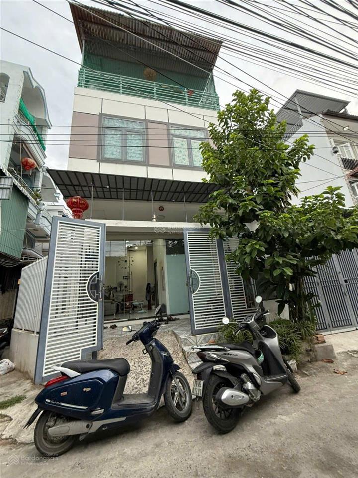 Bán nhà căn góc 3 tầng ngay siêu thị go dt 53,7m2, đường 3m, tiện ích xung quanh đầy đủ, giá 3 tỷ