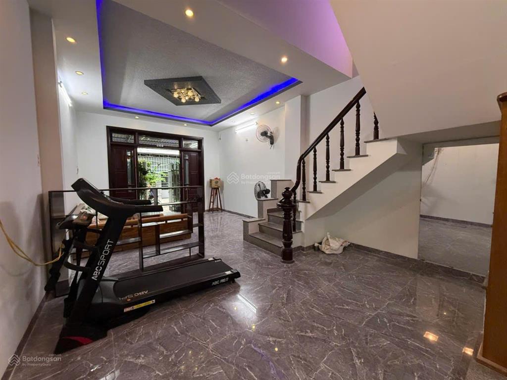 Cần bán gấp nhà 3 tầng hẻm lê hồng phong dt 73,4m2, kdc đông đúc, an ninh, gần biển, sẵn sổ, 4,5 tỷ
