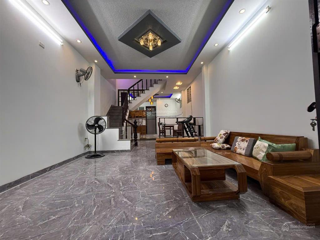 Cần bán gấp nhà 3 tầng hẻm lê hồng phong dt 73,4m2, kdc đông đúc, an ninh, gần biển, sẵn sổ, 4,5 tỷ